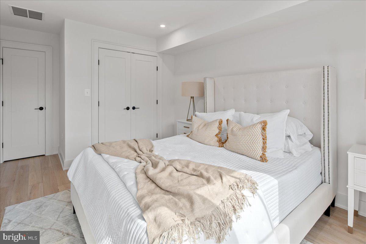 Arlington, Virginia, 22201, United States, 4 Bedrooms Bedrooms, ,5 BathroomsBathrooms,Residential,Active,2011879