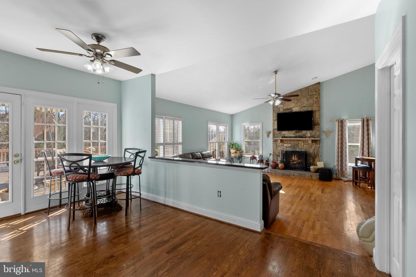 Gaithersburg, Maryland, 20879, United States, 5 Bedrooms Bedrooms, ,5 BathroomsBathrooms,Residential,Active,1999190