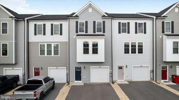 32 MARINERIS CIR, MARTINSBURG, WV 25405 - Image 1