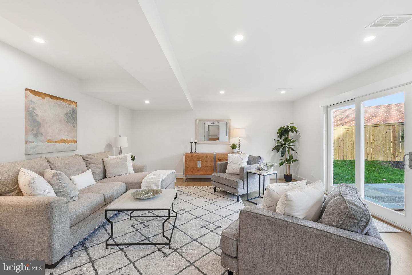 Bethesda, Maryland, 20817, United States, 4 Bedrooms Bedrooms, ,3 BathroomsBathrooms,Residential,Active,1990583