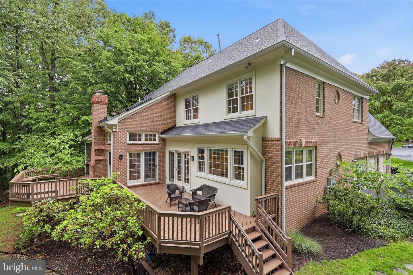 Oakton, Virginia, 22124, United States, 5 Bedrooms Bedrooms, ,5 BathroomsBathrooms,Residential,Pending,2045766