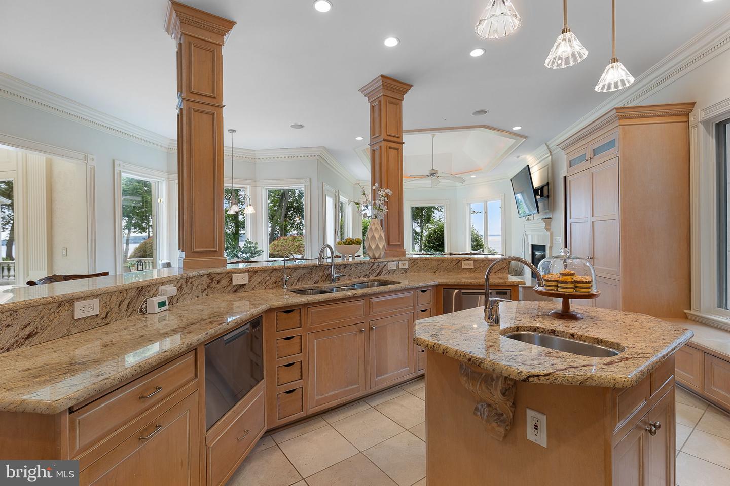 Lorton, Virginia, 22079, United States, 6 Bedrooms Bedrooms, ,8 BathroomsBathrooms,Residential,Active,1933878