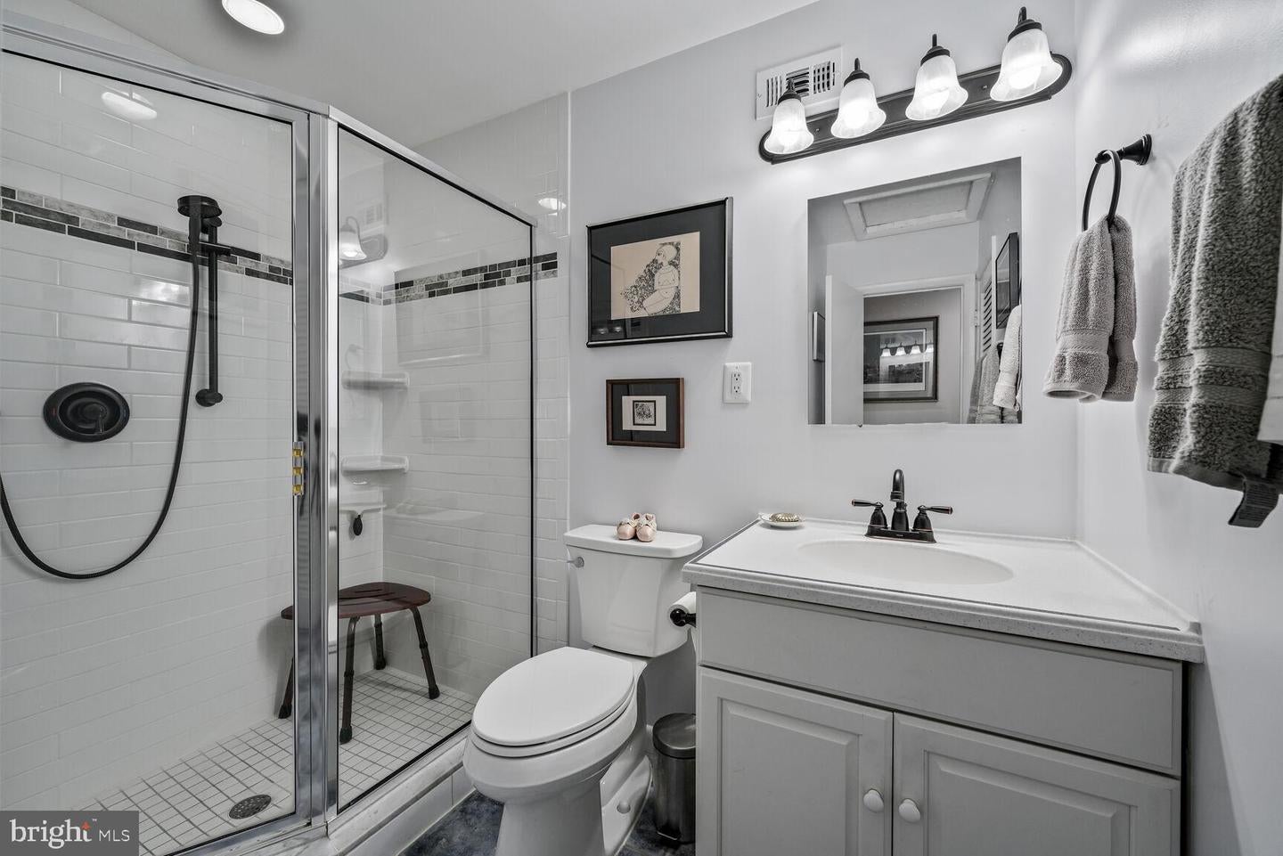 Alexandria, Virginia, 22314, United States, 2 Bedrooms Bedrooms, ,2 BathroomsBathrooms,Residential,Active,1929665