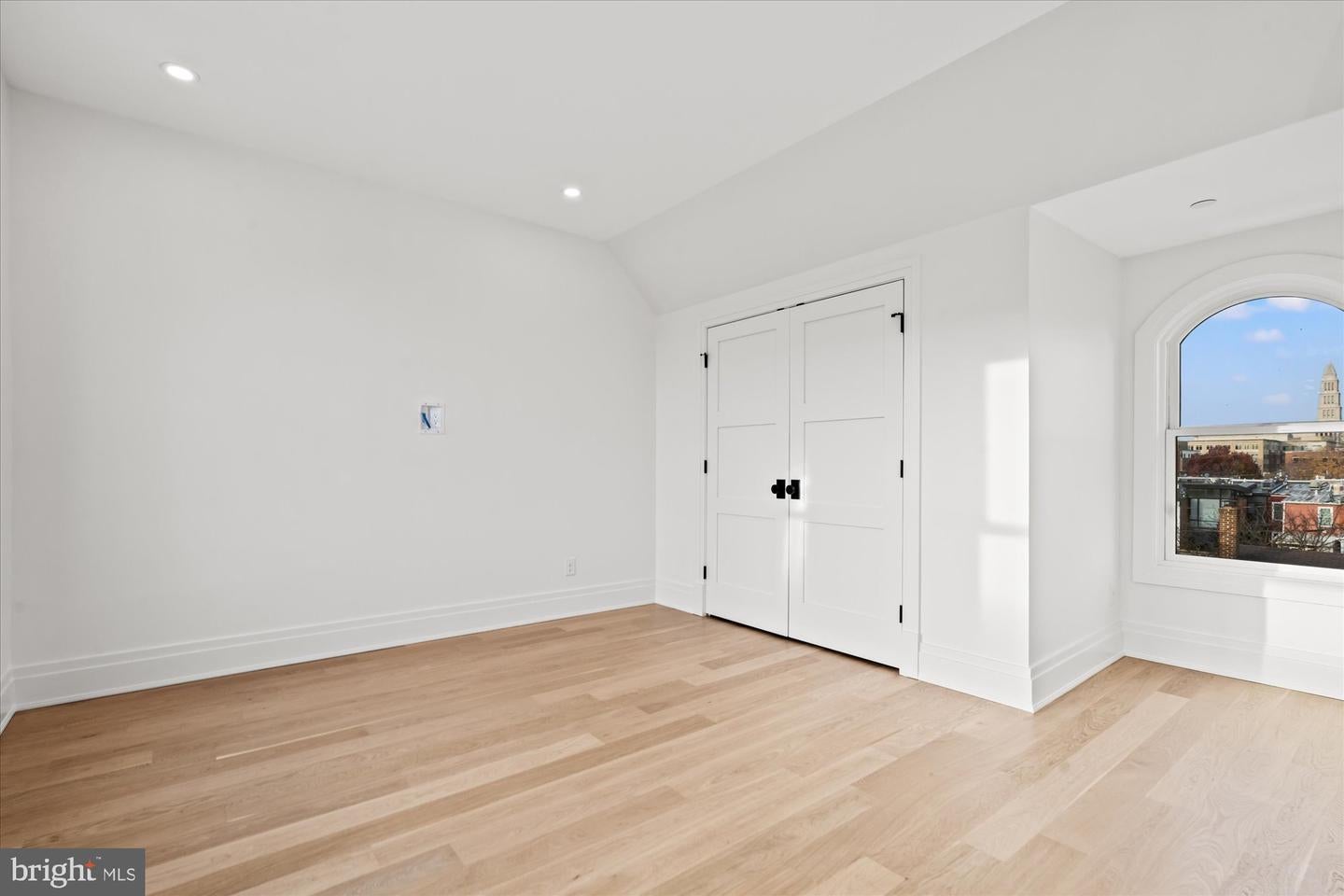 Alexandria, Virginia, 22314, United States, 4 Bedrooms Bedrooms, ,5 BathroomsBathrooms,Residential,Active,1993677