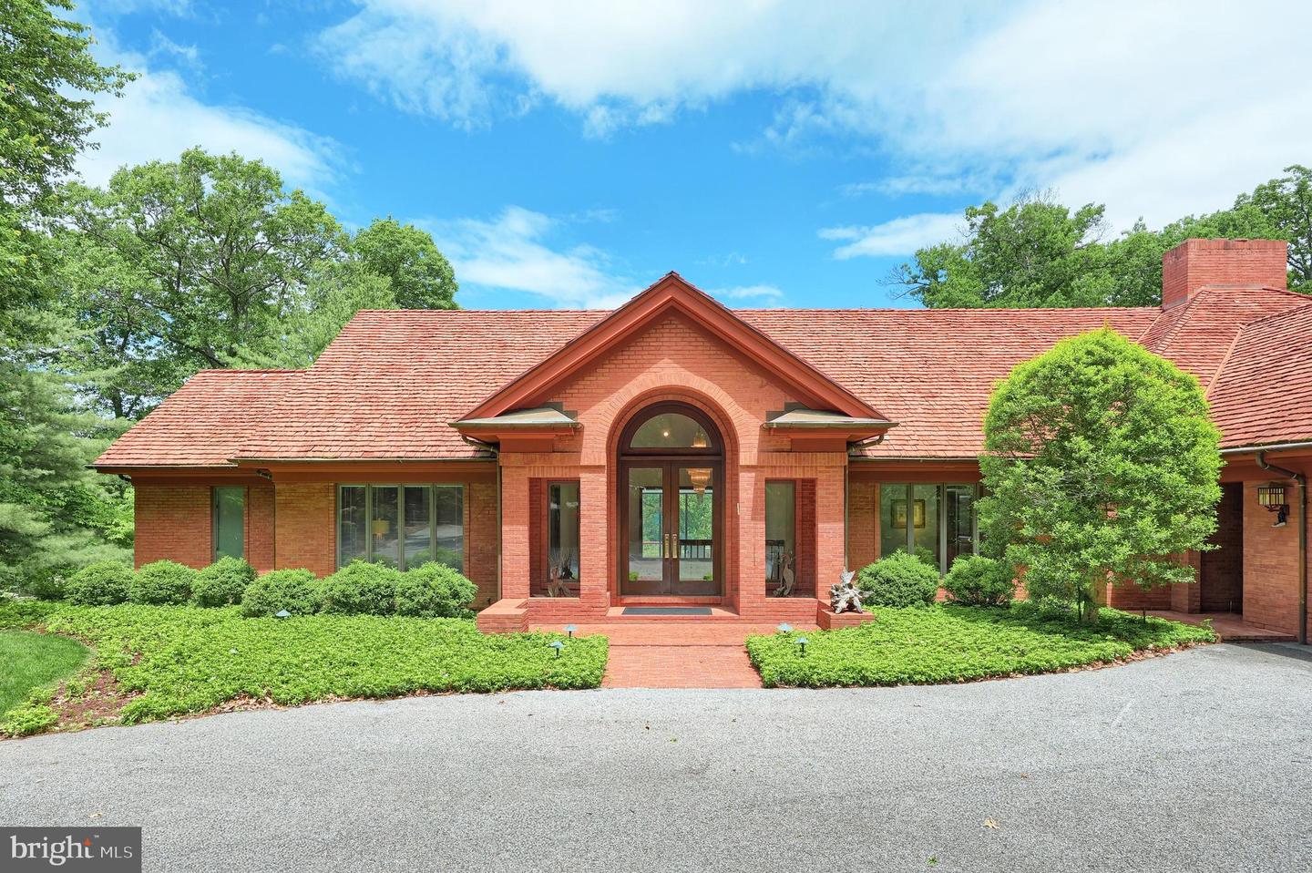 Spring Grove, Pennsylvania, 17362, United States, 6 Bedrooms Bedrooms, ,6 BathroomsBathrooms,Residential,Active,1825088