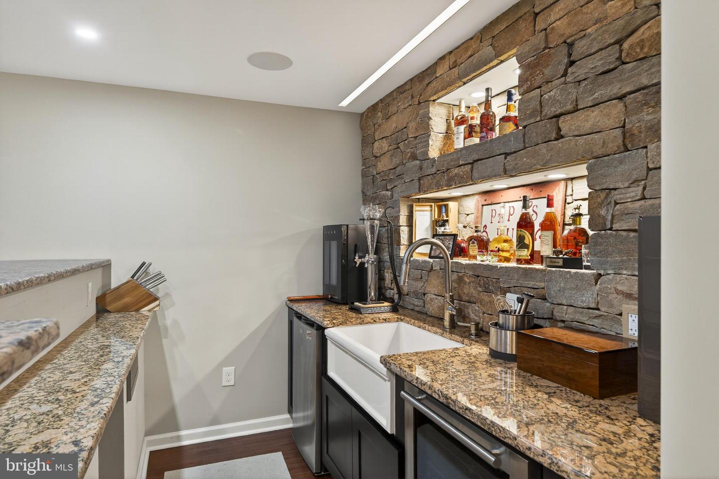 Kennett Square, Pennsylvania, 19348, United States, 7 Bedrooms Bedrooms, ,6 BathroomsBathrooms,Residential,Contingent,2045680