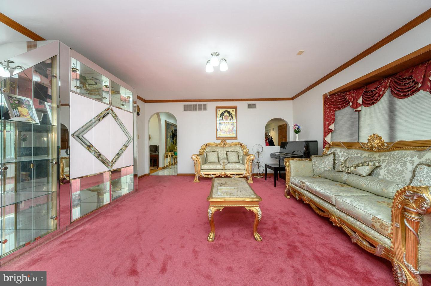 Monmouth Junction, New Jersey, 08852, United States, 5 Bedrooms Bedrooms, ,5 BathroomsBathrooms,Residential,Active,1987239