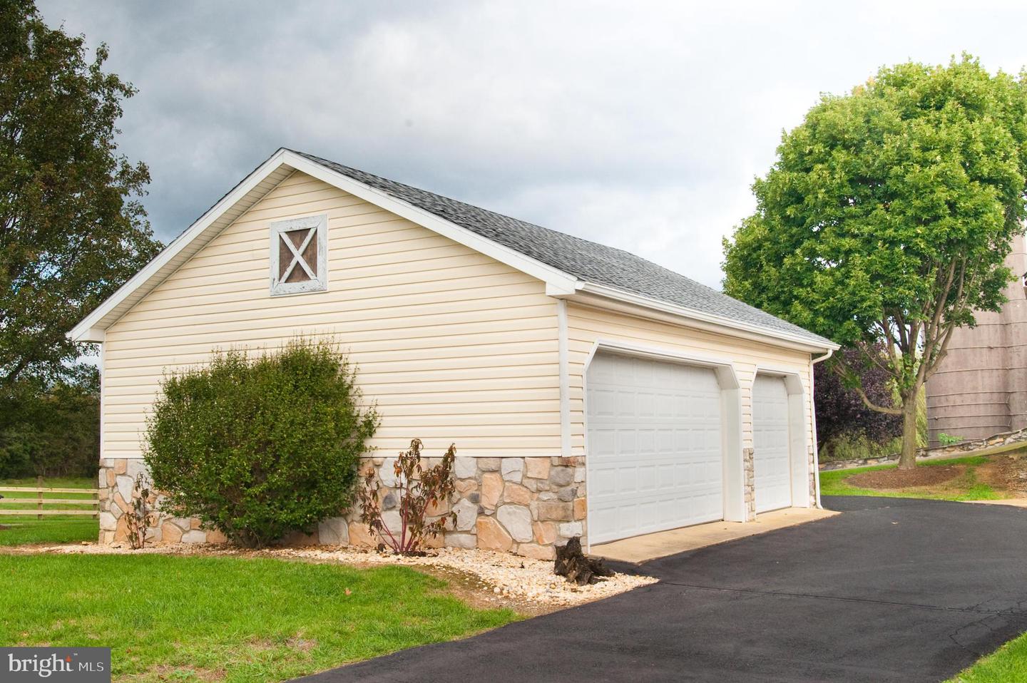 Martinsburg, West Virginia, 25404, United States, 5 Bedrooms Bedrooms, ,3 BathroomsBathrooms,Residential,Active,1936417