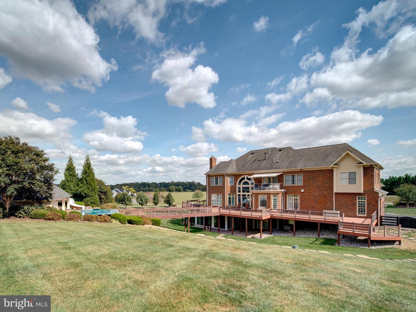 Leesburg, Virginia, 20175, United States, 5 Bedrooms Bedrooms, ,6 BathroomsBathrooms,Residential,Active,1987213