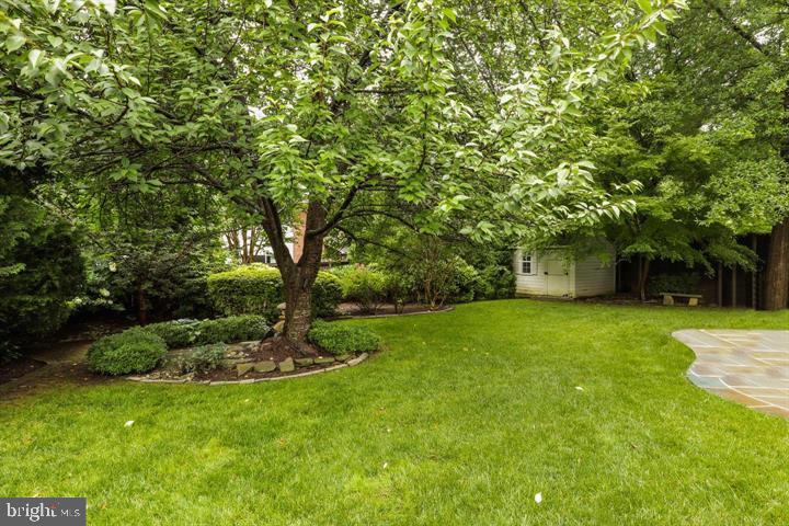 Mclean, Virginia, 22101, United States, 3 Bedrooms Bedrooms, ,3 BathroomsBathrooms,Residential,Active,1922333