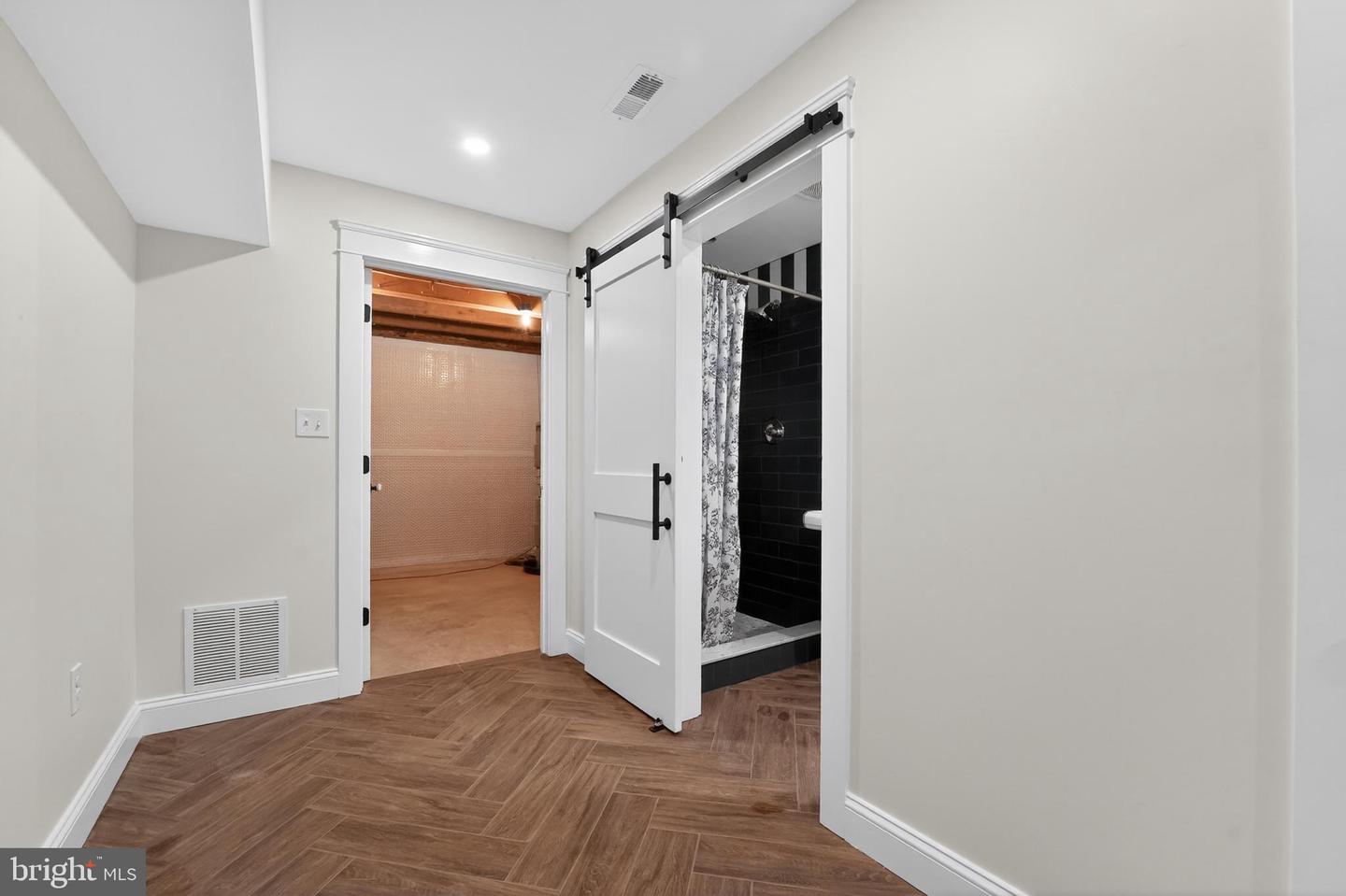 Annapolis, Maryland, 21401, United States, 4 Bedrooms Bedrooms, ,4 BathroomsBathrooms,Residential,Active,2051980