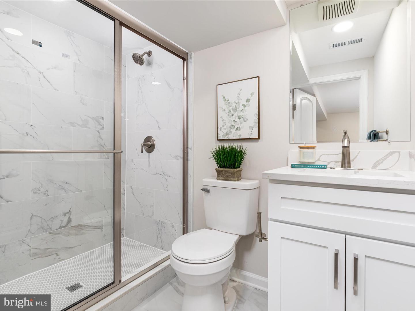 Arlington, Virginia, 22205, United States, 4 Bedrooms Bedrooms, ,4 BathroomsBathrooms,Residential,Active,1936390