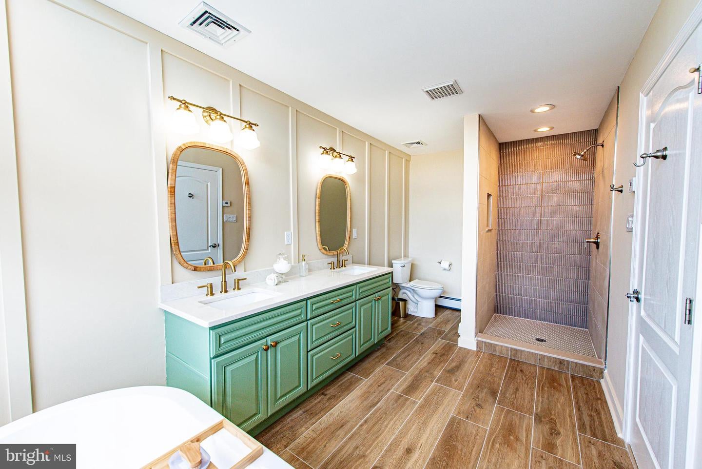 Long Beach Township, New Jersey, 08008, United States, 5 Bedrooms Bedrooms, ,4 BathroomsBathrooms,Residential,Active,2051958