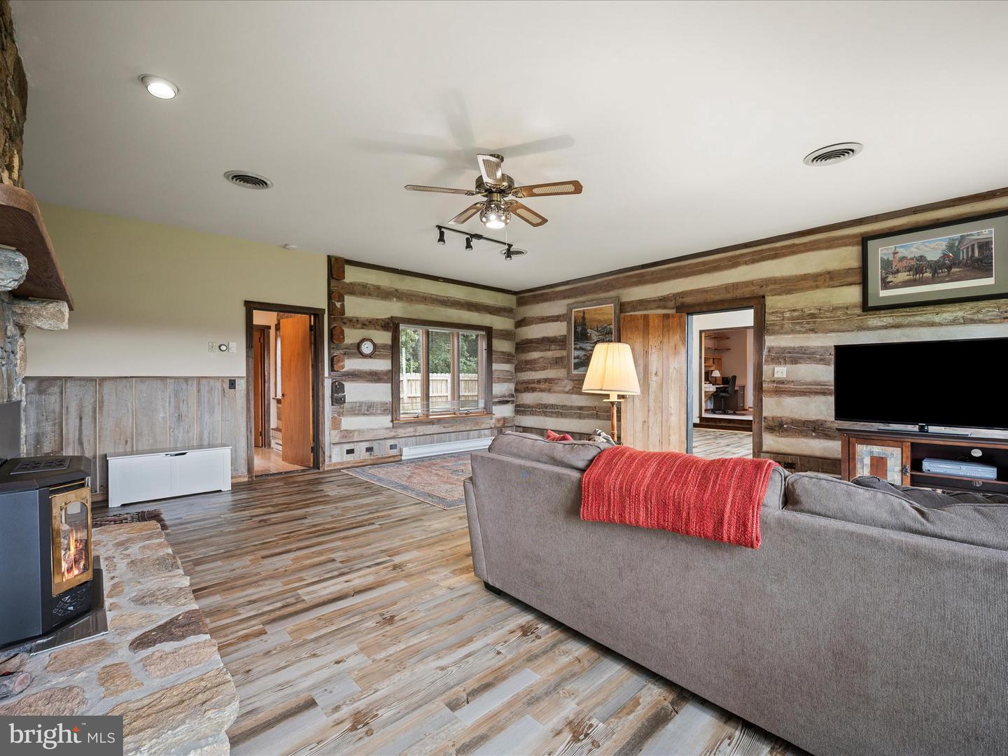 Berryville, Virginia, 22611, United States, 4 Bedrooms Bedrooms, ,3 BathroomsBathrooms,Residential,Active,1884871