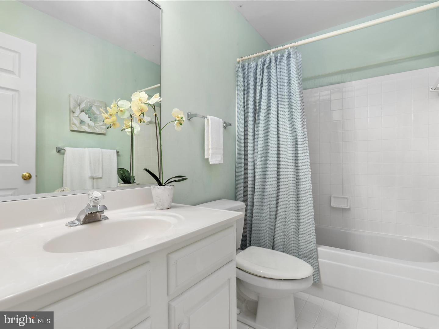Fairfax Station, Virginia, 22039, United States, 4 Bedrooms Bedrooms, ,4 BathroomsBathrooms,Residential,Active,1905039