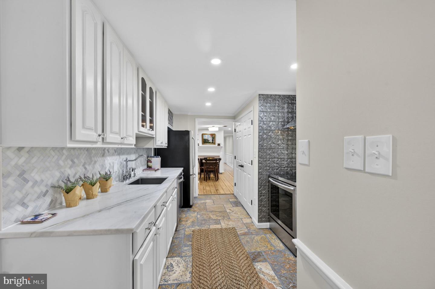 Alexandria, Virginia, 22314, United States, 3 Bedrooms Bedrooms, ,3 BathroomsBathrooms,Residential,Active,2044570