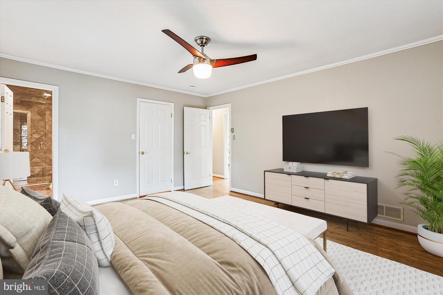 Arlington, Virginia, 22202, United States, 5 Bedrooms Bedrooms, ,3 BathroomsBathrooms,Residential,Active,1926909