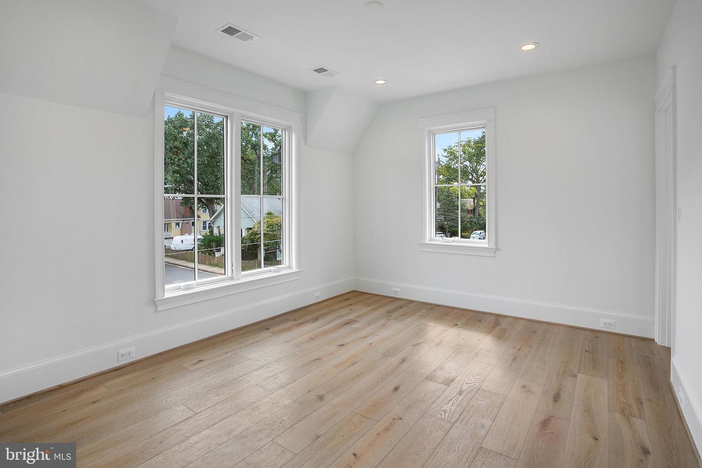 Arlington, Virginia, 22201, United States, 7 Bedrooms Bedrooms, ,8 BathroomsBathrooms,Residential,Active,1944105
