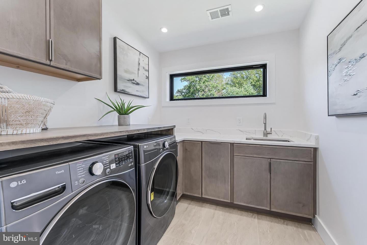 Falls Church, Virginia, 22042, United States, 6 Bedrooms Bedrooms, ,6 BathroomsBathrooms,Residential,Active,2011212