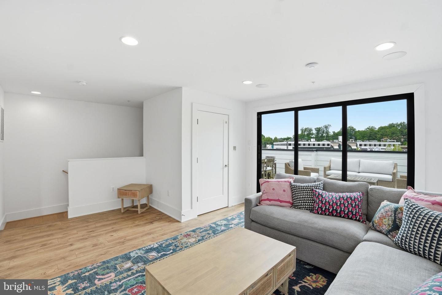 Potomac, Maryland, 20854, United States, 3 Bedrooms Bedrooms, ,5 BathroomsBathrooms,Residential,Active,2044555