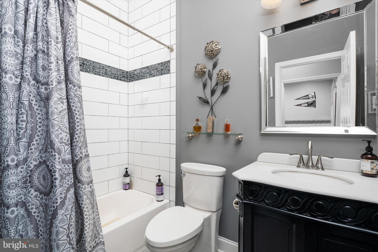 Robbinsville, New Jersey, 08691, United States, 6 Bedrooms Bedrooms, ,6 BathroomsBathrooms,Residential,Active,1953417