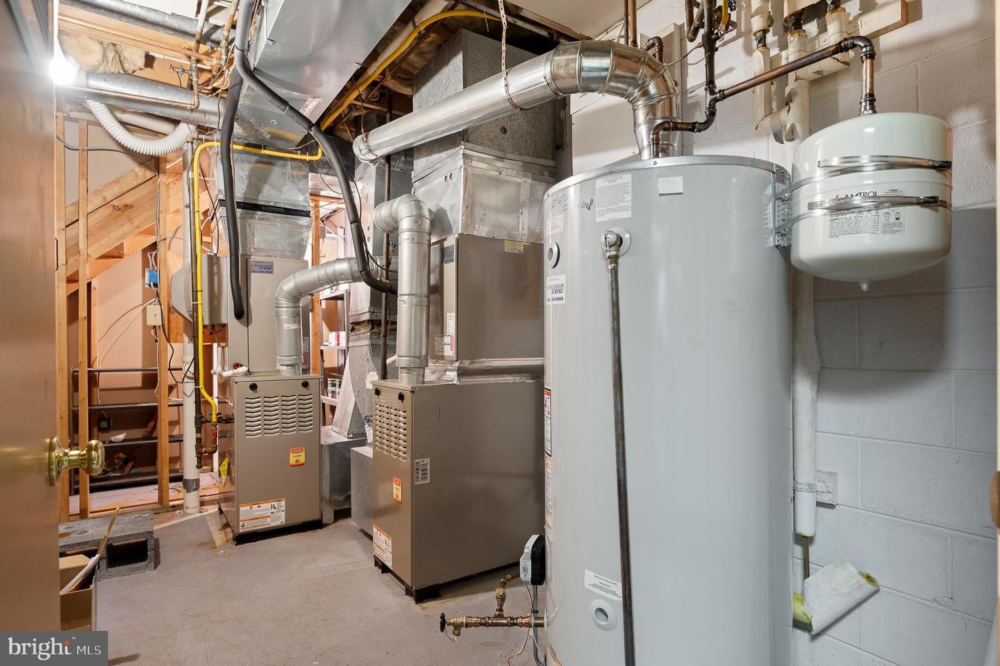 Potomac, Maryland, 20854, United States, 5 Bedrooms Bedrooms, ,6 BathroomsBathrooms,Residential,Active,1988488