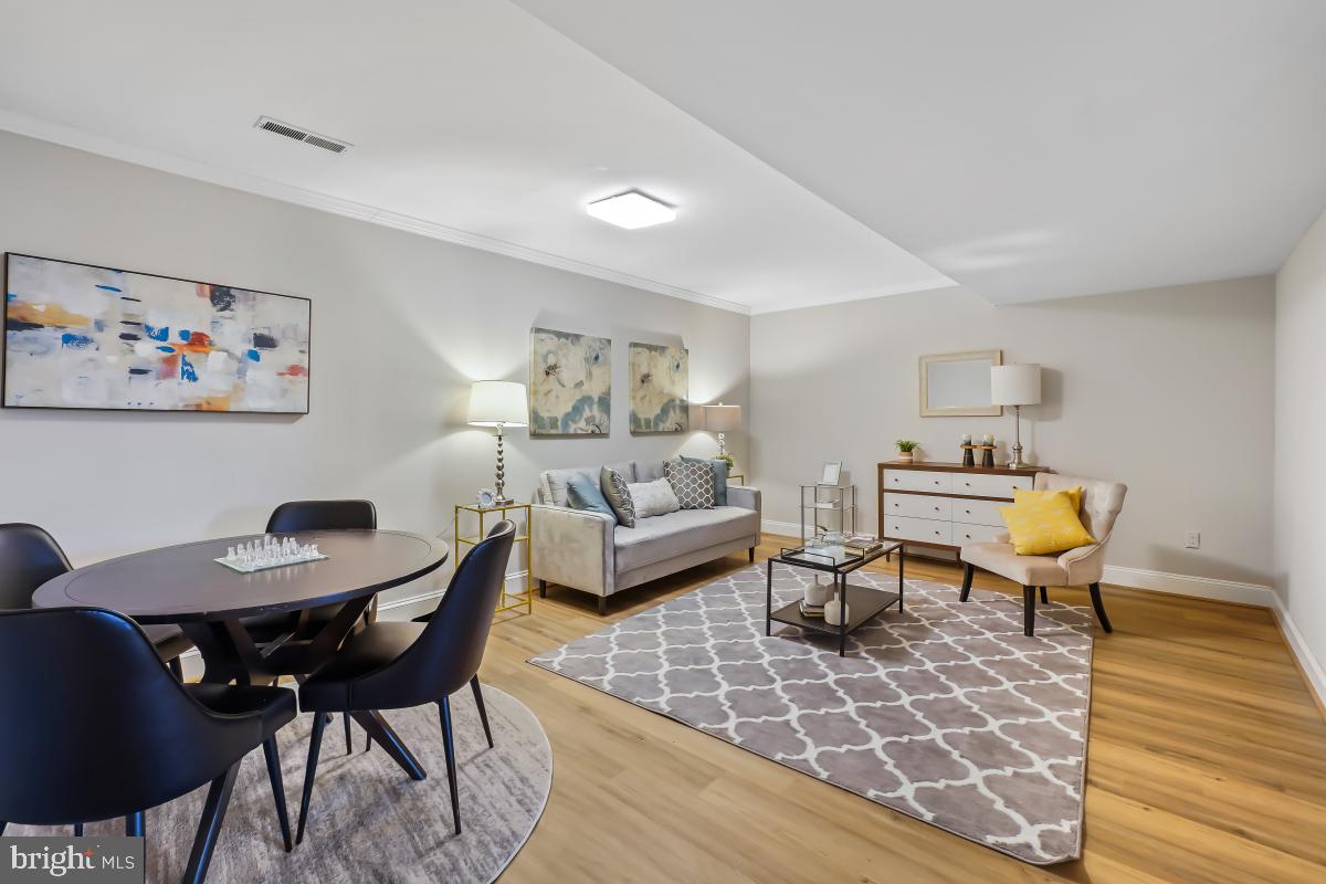 Fairfax, Virginia, 22030, United States, 5 Bedrooms Bedrooms, ,6 BathroomsBathrooms,Residential,Active,2008336