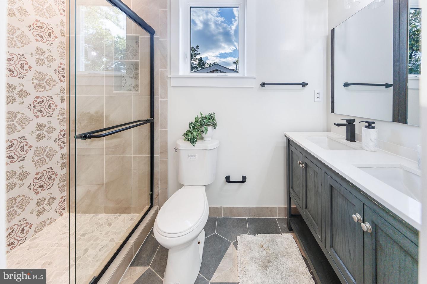 Washington, District Of Columbia, 20018, United States, 6 Bedrooms Bedrooms, ,5 BathroomsBathrooms,Residential,Active,1964489