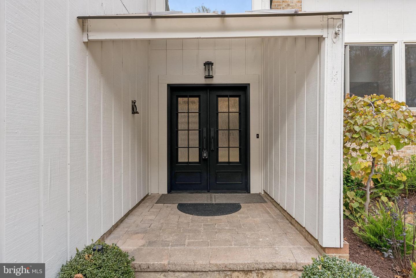 Oakton, Virginia, 22124, United States, 4 Bedrooms Bedrooms, ,4 BathroomsBathrooms,Residential,Active,1971783