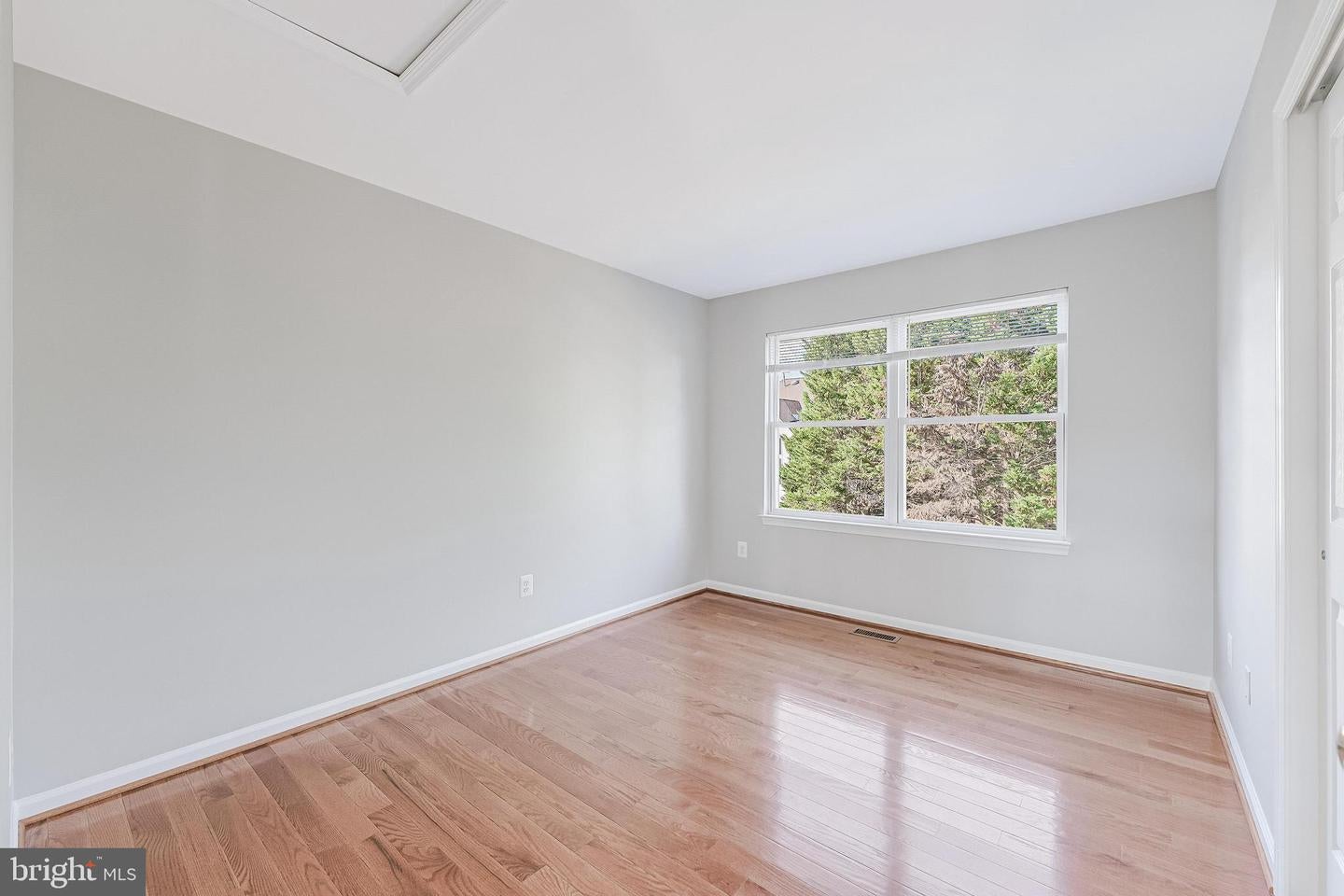 Ashburn, Virginia, 20147, United States, 5 Bedrooms Bedrooms, ,4 BathroomsBathrooms,Residential,Active,1961920