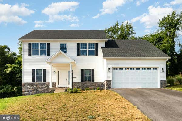 209 WHITE OAK CIR, MOUNT HOLLY SPRINGS, PA 17065 - Image 1