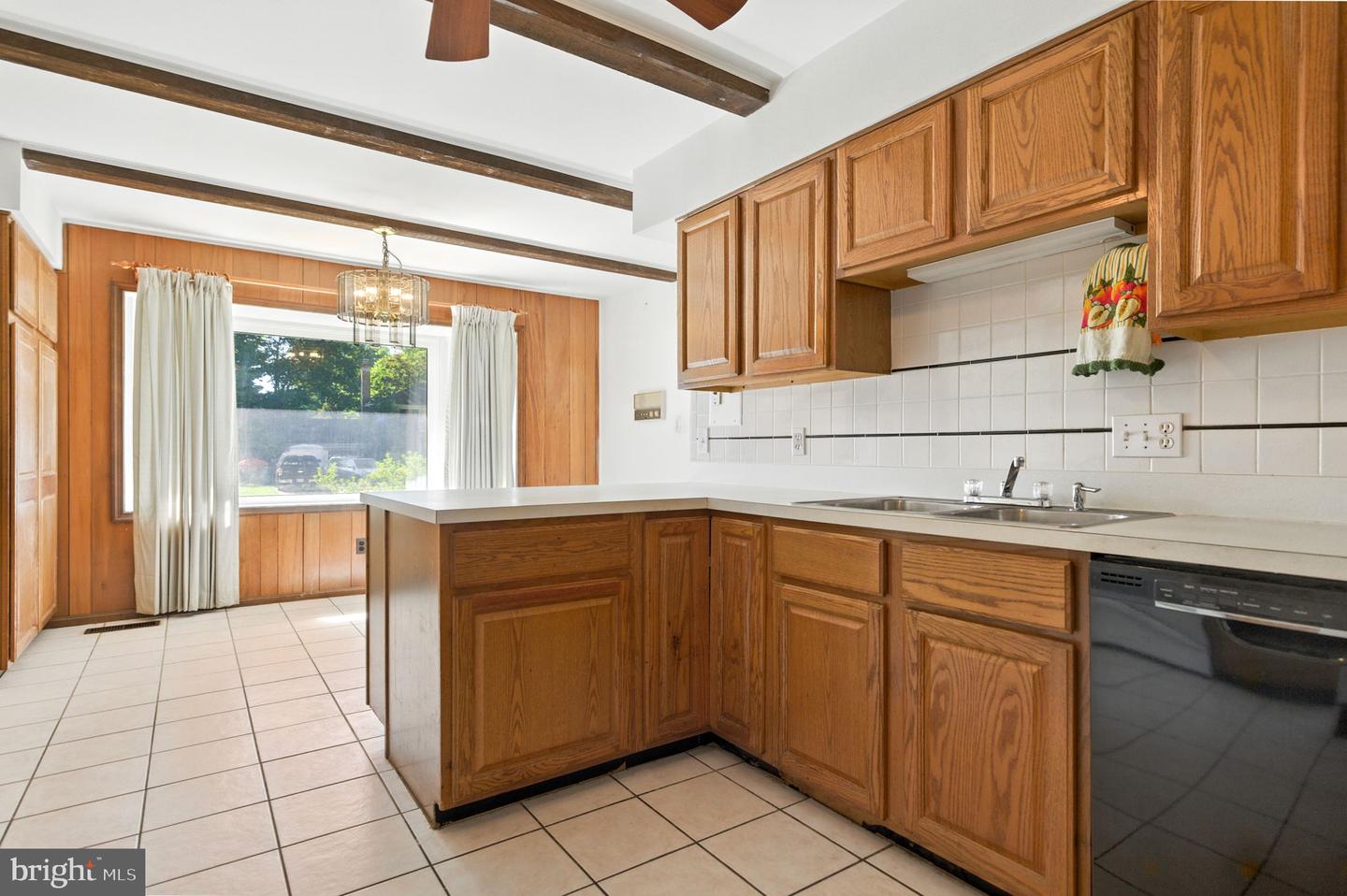 Mclean, Virginia, 22101, United States, 5 Bedrooms Bedrooms, ,3 BathroomsBathrooms,Residential,Active,1929396