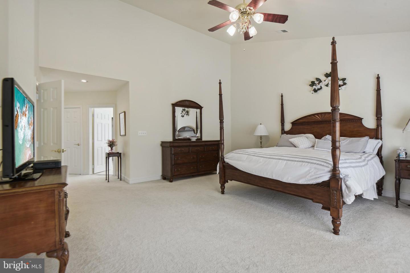 Woodbridge, Virginia, 22192, United States, 5 Bedrooms Bedrooms, ,5 BathroomsBathrooms,Residential,Active,2045542