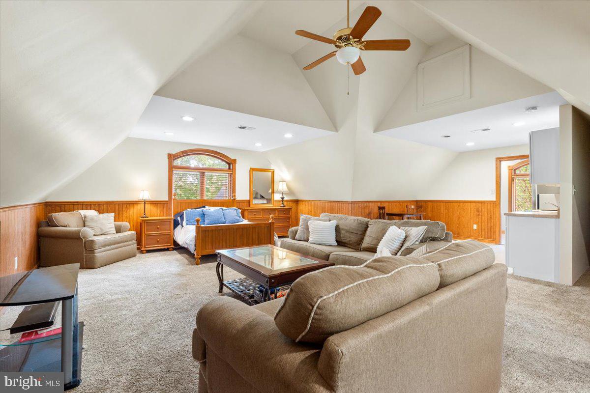 Frederick, Maryland, 21702, United States, 5 Bedrooms Bedrooms, ,8 BathroomsBathrooms,Residential,Active,2002354