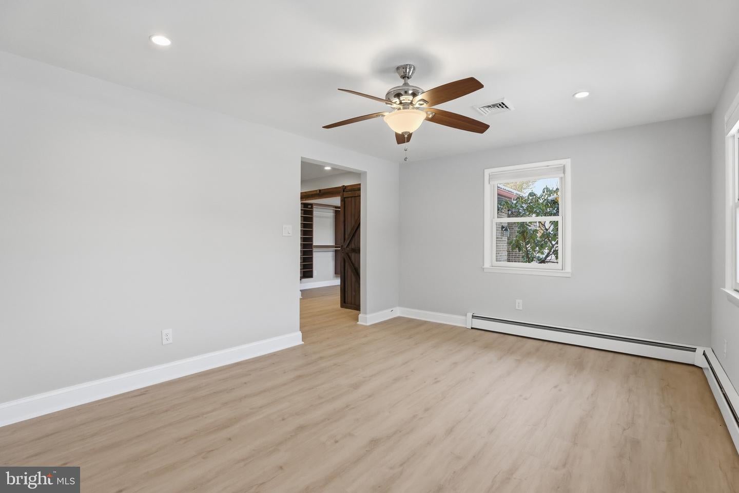 Clarksburg, Maryland, 20871, United States, 5 Bedrooms Bedrooms, ,3 BathroomsBathrooms,Residential,Active,1996277