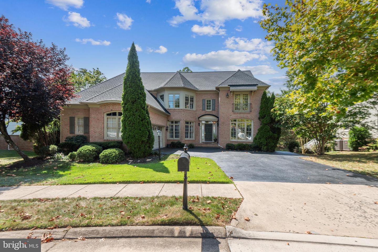 Woodbridge, Virginia, 22192, United States, 5 Bedrooms Bedrooms, ,5 BathroomsBathrooms,Residential,Active,2045542