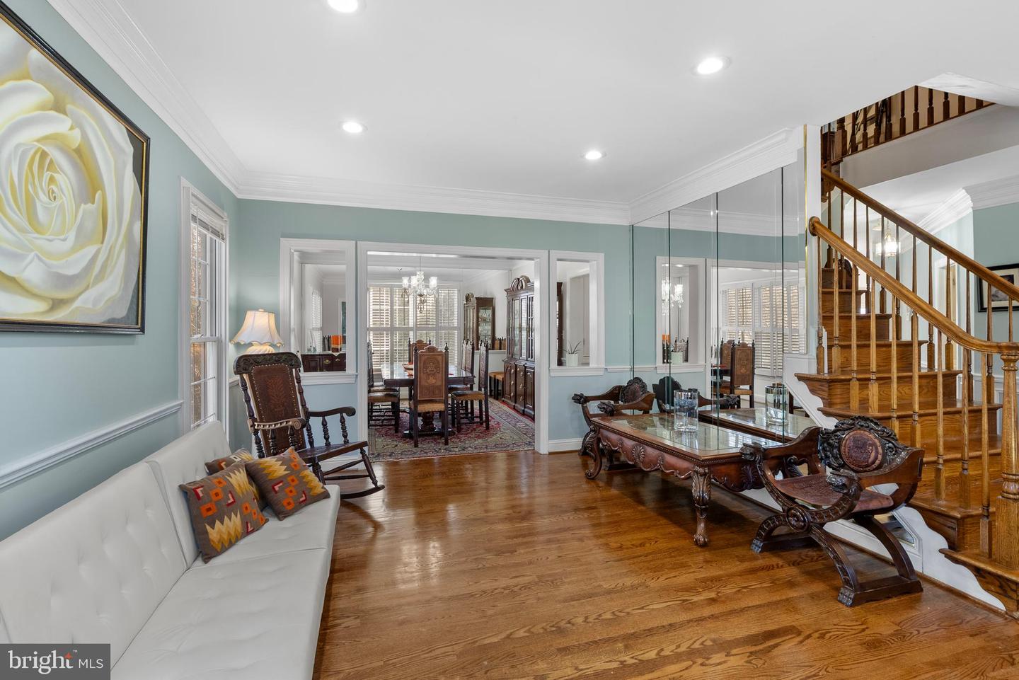 Gaithersburg, Maryland, 20879, United States, 5 Bedrooms Bedrooms, ,5 BathroomsBathrooms,Residential,Active,1999190