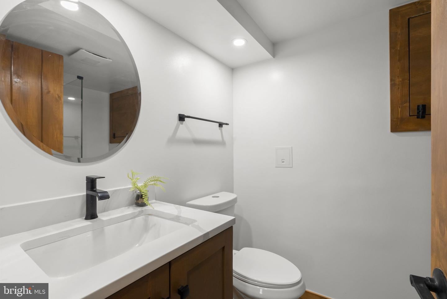 Silver Spring, Maryland, 20910, United States, 4 Bedrooms Bedrooms, ,4 BathroomsBathrooms,Residential,Active,2012220