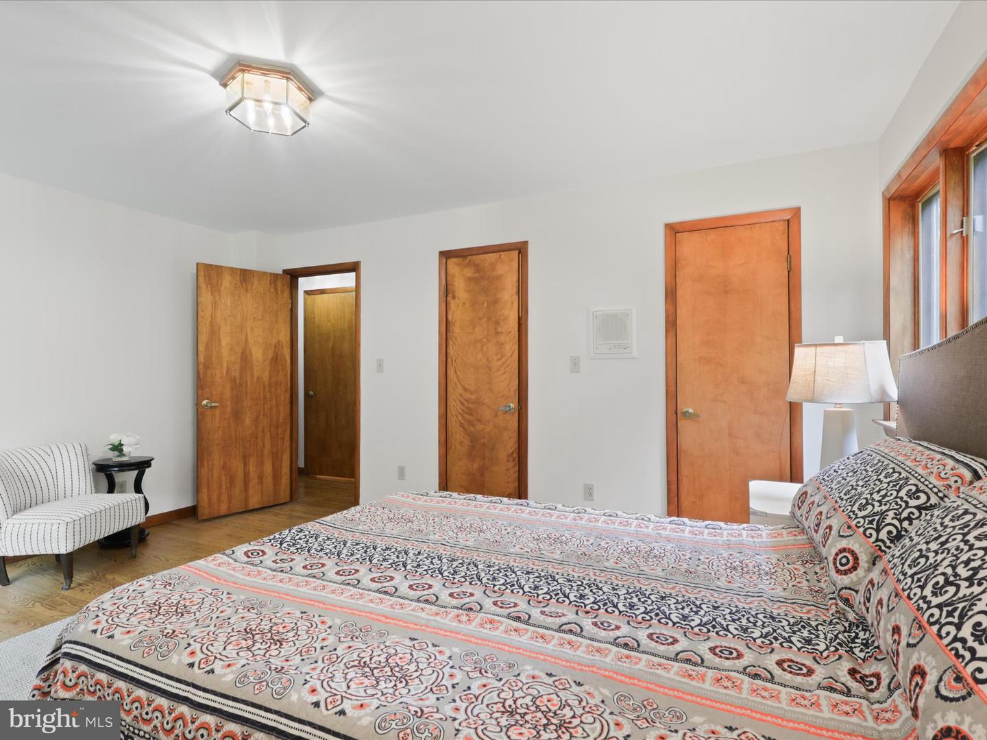 Clifton, Virginia, 20124, United States, 5 Bedrooms Bedrooms, ,4 BathroomsBathrooms,Residential,Active,1943827