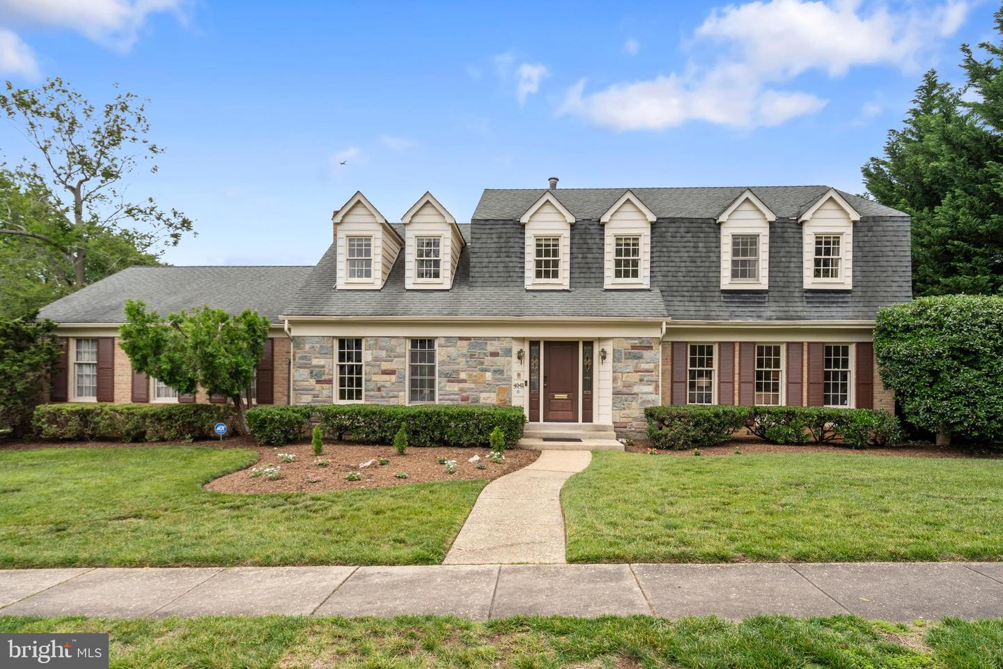 Arlington, Virginia, 22207, United States, 5 Bedrooms Bedrooms, ,4 BathroomsBathrooms,Residential,Active,1843845