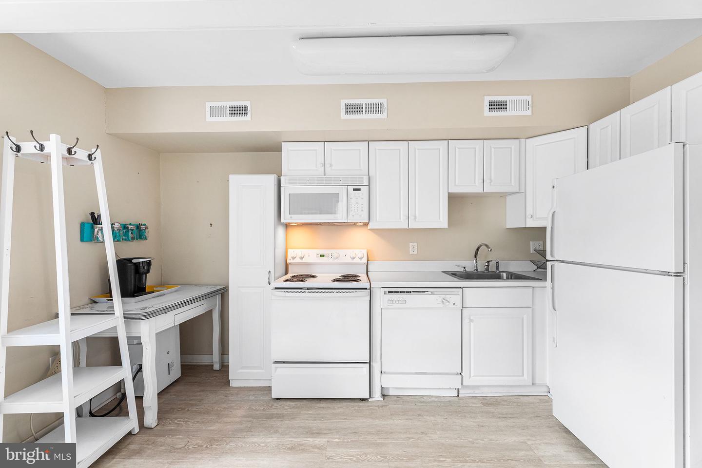 Fenwick Island, Delaware, 19944, United States, 6 Bedrooms Bedrooms, ,6 BathroomsBathrooms,Residential,Active,1973374