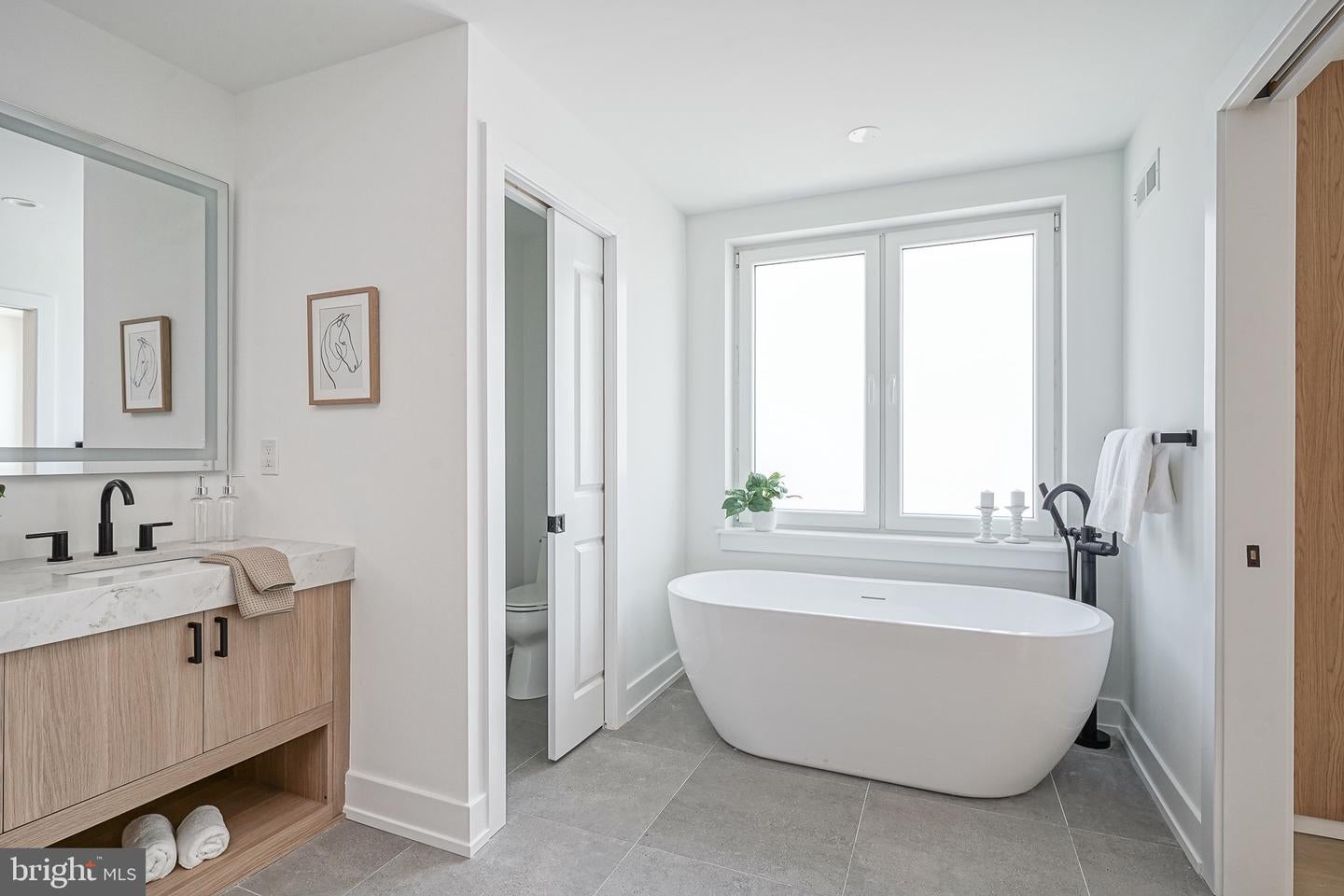 Philadelphia, Pennsylvania, 19125, United States, 4 Bedrooms Bedrooms, ,5 BathroomsBathrooms,Residential,Active,2045558