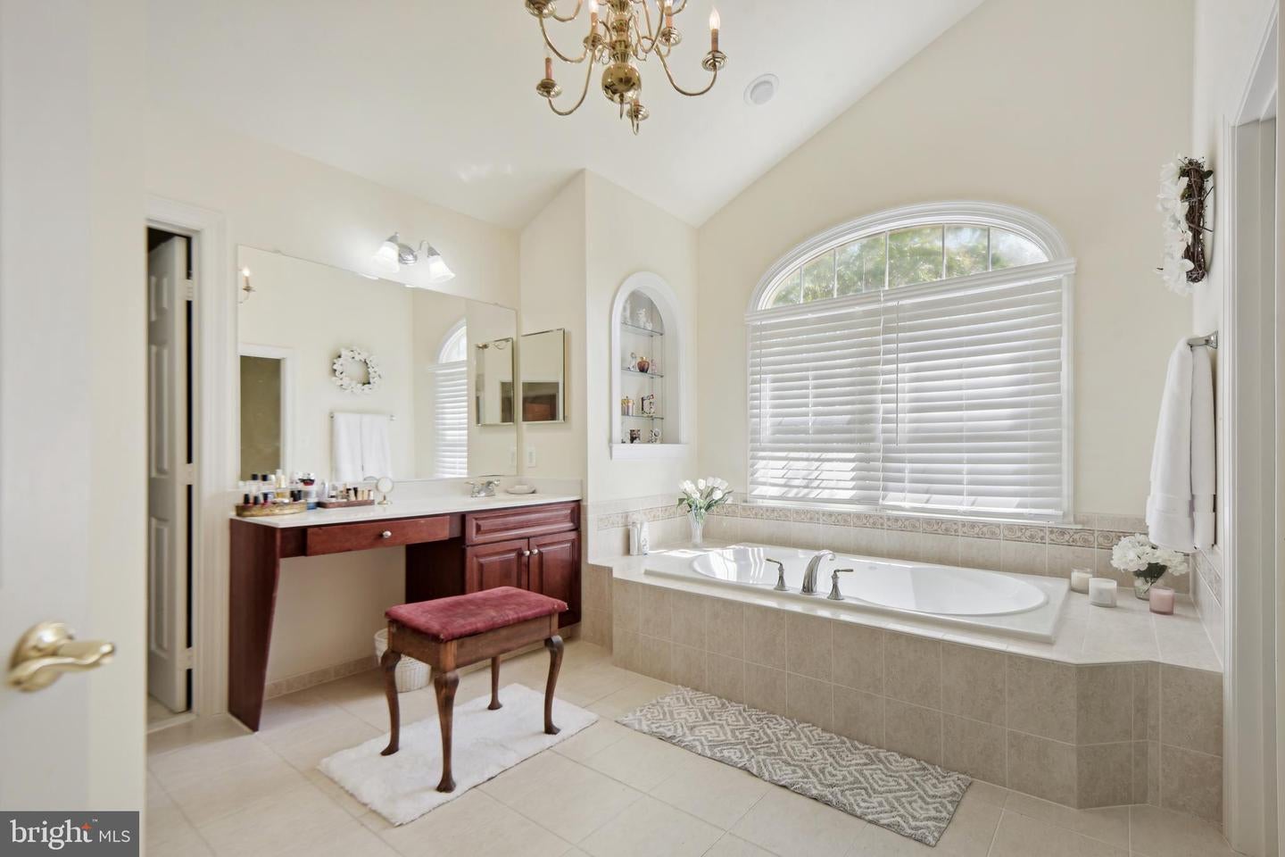 Woodbridge, Virginia, 22192, United States, 5 Bedrooms Bedrooms, ,5 BathroomsBathrooms,Residential,Active,2045542