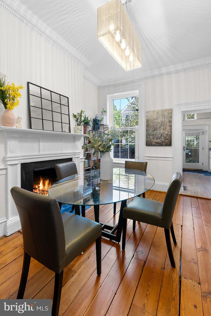 Alexandria, Virginia, 22314, United States, 3 Bedrooms Bedrooms, ,3 BathroomsBathrooms,Residential,Active,1927676
