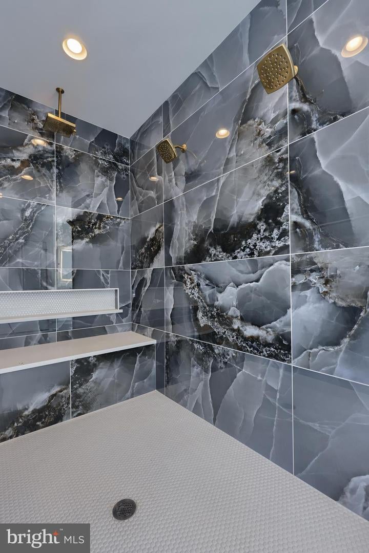 East Petersburg, Pennsylvania, 17520, United States, 4 Bedrooms Bedrooms, ,5 BathroomsBathrooms,Residential,Active,1702111