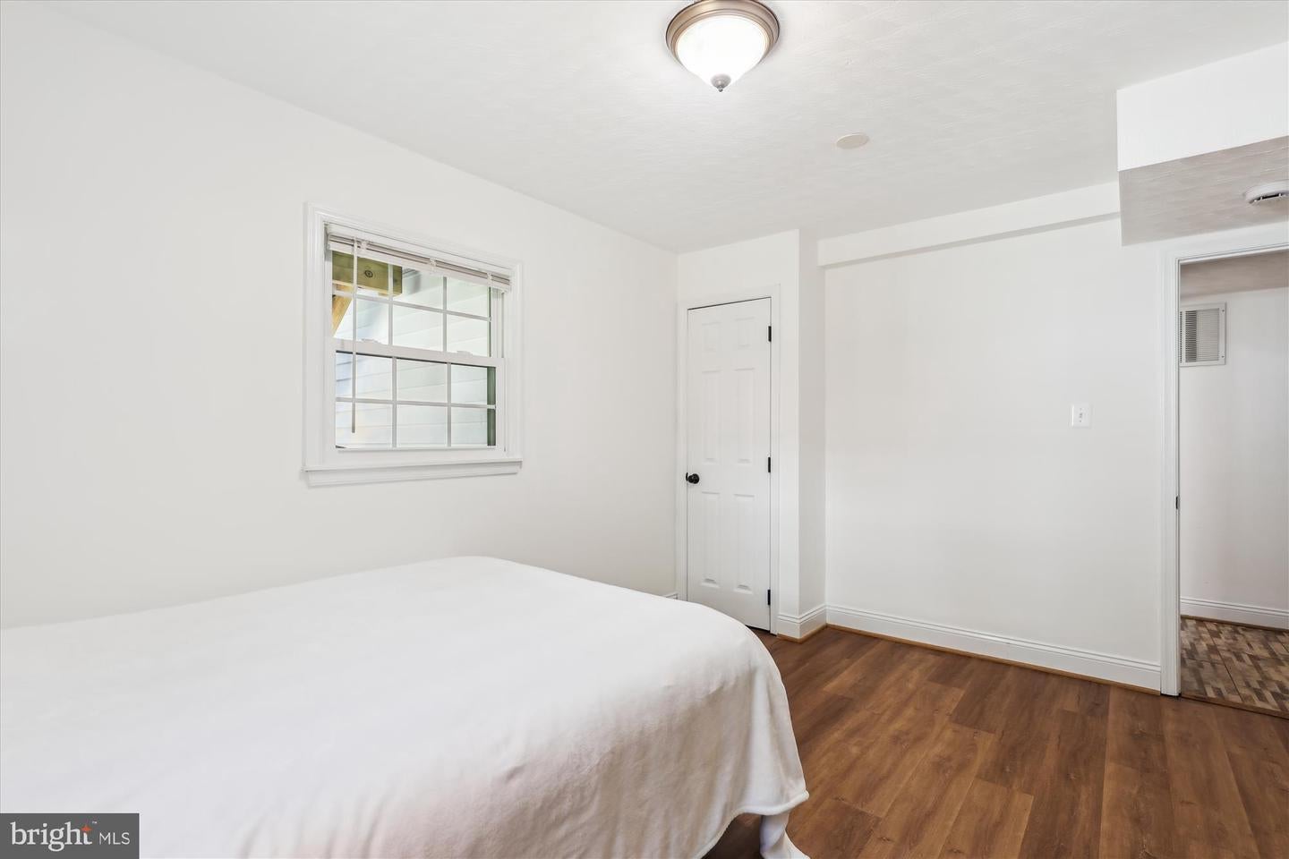 Vienna, Virginia, 22180, United States, 6 Bedrooms Bedrooms, ,4 BathroomsBathrooms,Residential,Active,1899895