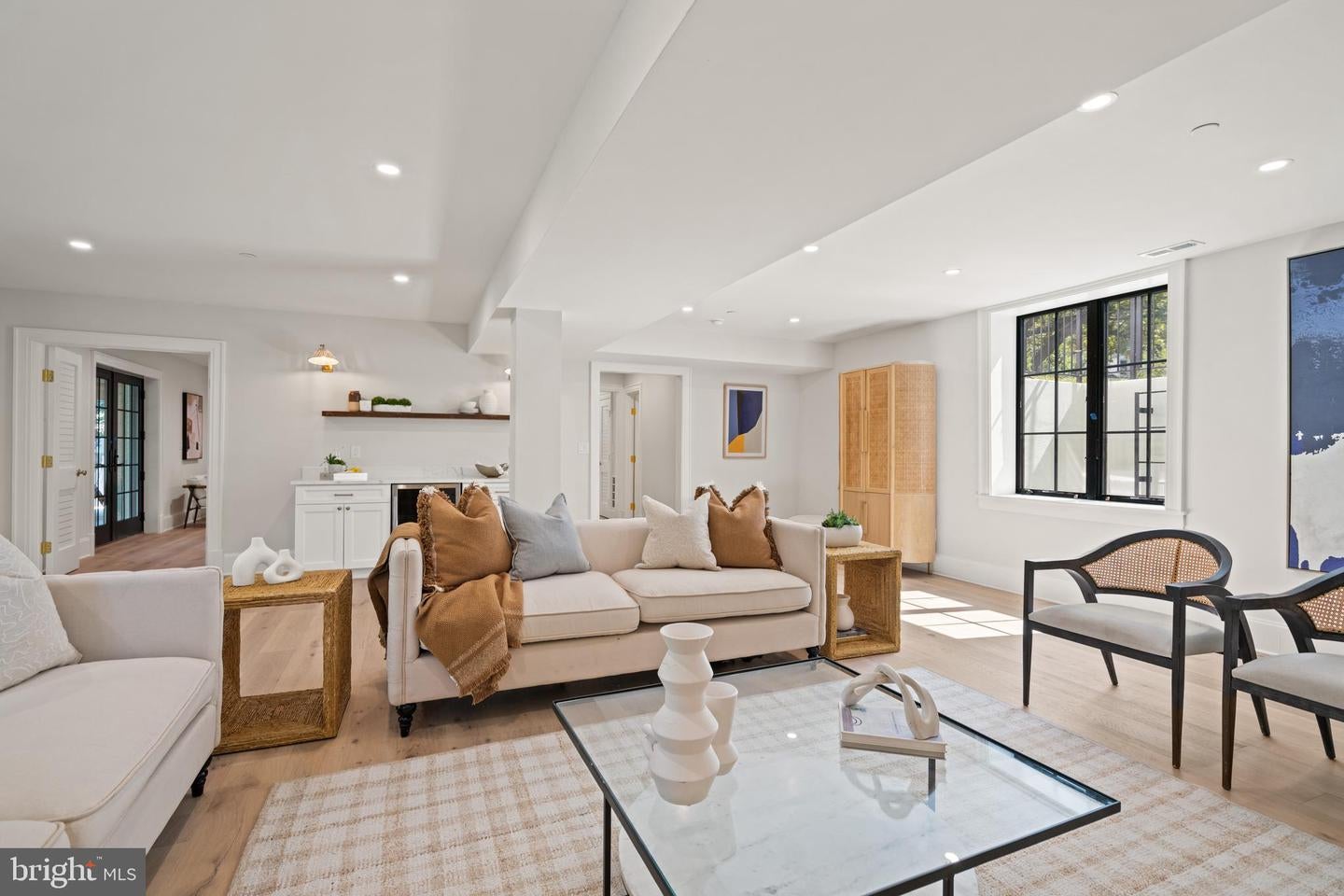 Washington, District Of Columbia, 20016, United States, 6 Bedrooms Bedrooms, ,8 BathroomsBathrooms,Residential,Active,1934802