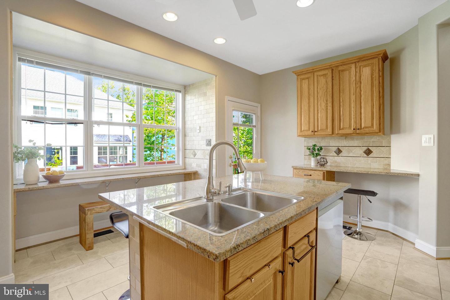 Springfield, Virginia, 22152, United States, 4 Bedrooms Bedrooms, ,4 BathroomsBathrooms,Residential,Active,1893217