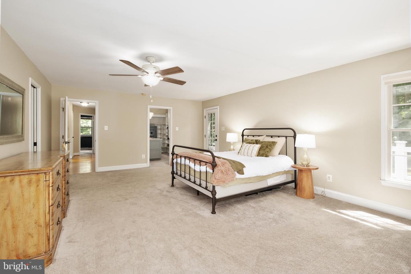 Fairfax Station, Virginia, 22039, United States, 4 Bedrooms Bedrooms, ,3 BathroomsBathrooms,Residential,Active,1936424