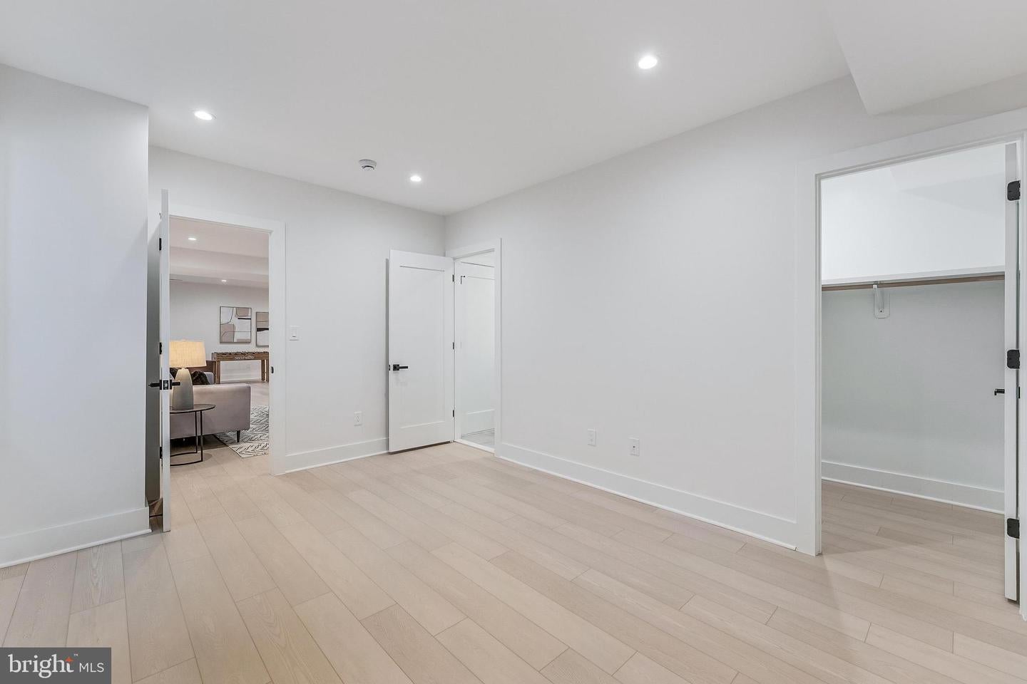 Falls Church, Virginia, 22042, United States, 5 Bedrooms Bedrooms, ,5 BathroomsBathrooms,Residential,Active,1945048